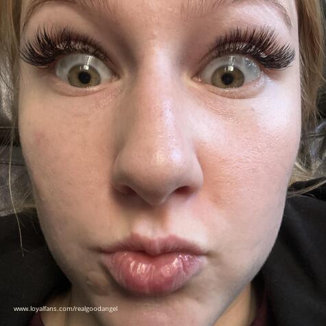 Realgoodangel avatar