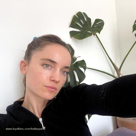 Bella Sparks avatar