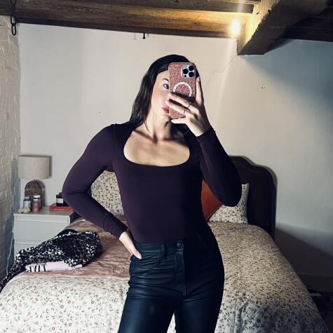 EmilyFoxx avatar