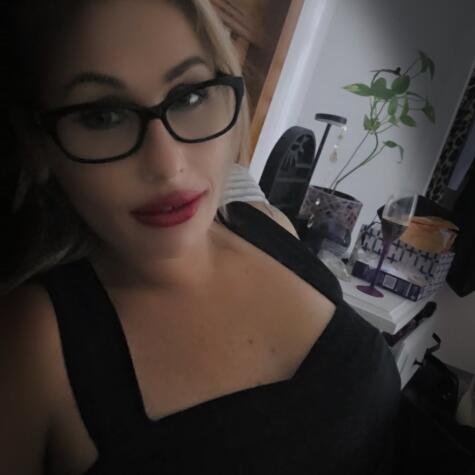 ELLEfromESSEX avatar