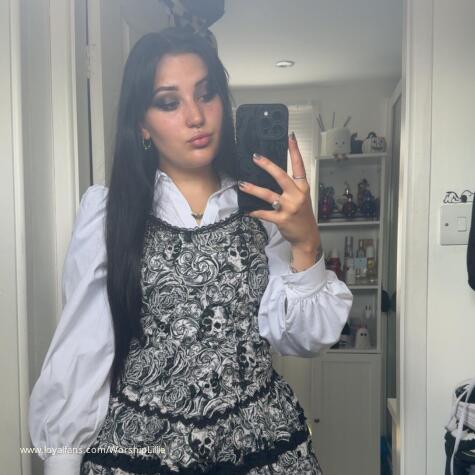 Queen Lillie Findom avatar