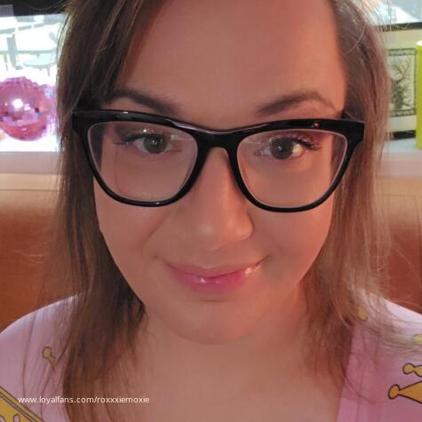 Roxxxie Moxie avatar