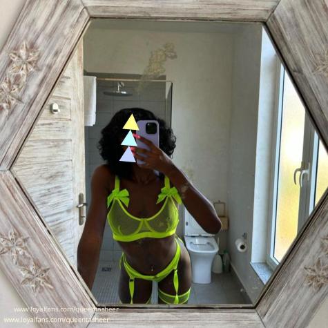Katie B avatar