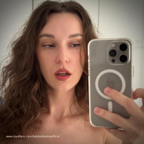 Lady Katherine avatar