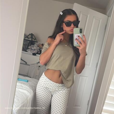 Sandycheekss_10 avatar