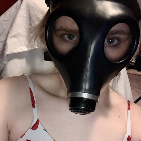 cagedscarlett avatar