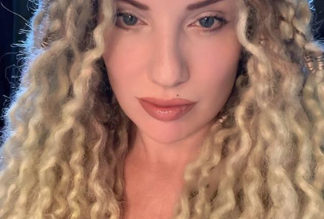 How can you please Me today? I need a good sub right now. - Kinky Mommy Milf Feet Taboo Roleplay