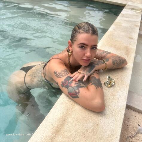 Goddess Robyn Louise  avatar