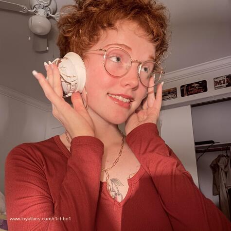 r1ch aka Caroline avatar