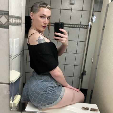 Molly Mayb avatar