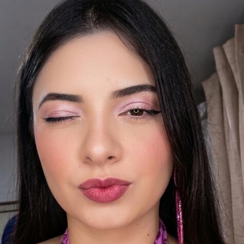 Queenrose25 avatar