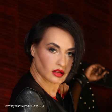 Dominatrix in Paris avatar