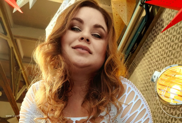 Can I park them on your face, baby?🍒 - Anna Katz Official Photos | www