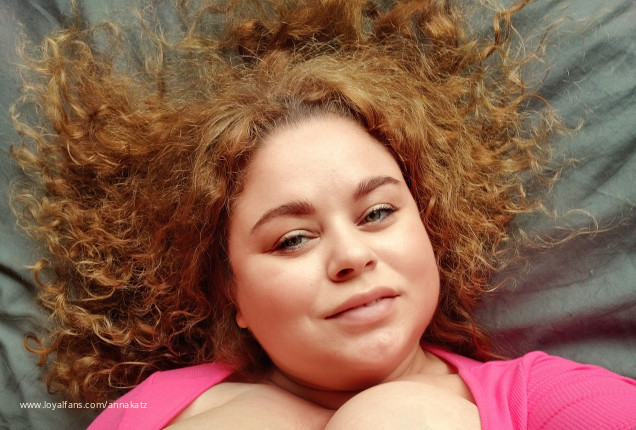 Come here and worship me? - Anna Katz Official Photos | www.Loyalfans.com