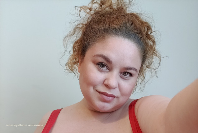 How is your mood?🥰 - Anna Katz Official Photos | www.Loyalfans.com