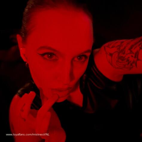 Silvia the Latex Mistress avatar