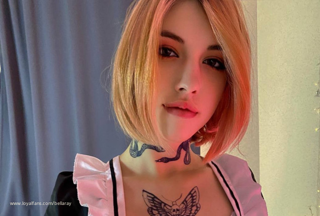 Selfies 💓 - BellaRay Official Photos www.Loyalfans