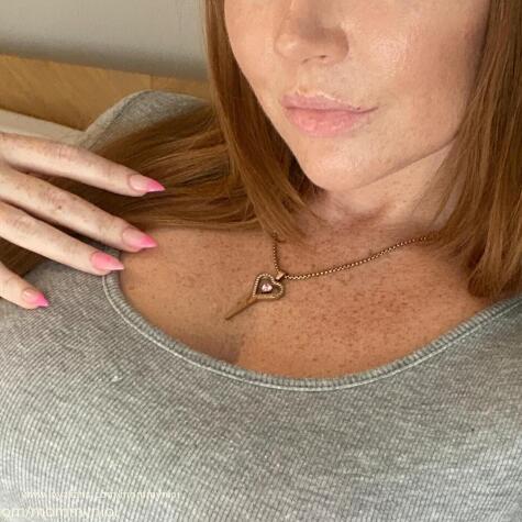 Mommy Nioi avatar