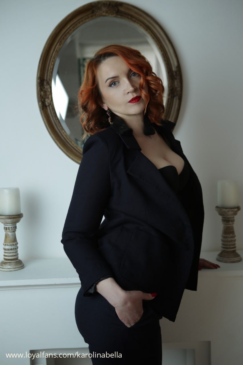 KarolinaBella's videos and clips | Official account | LoyalFans