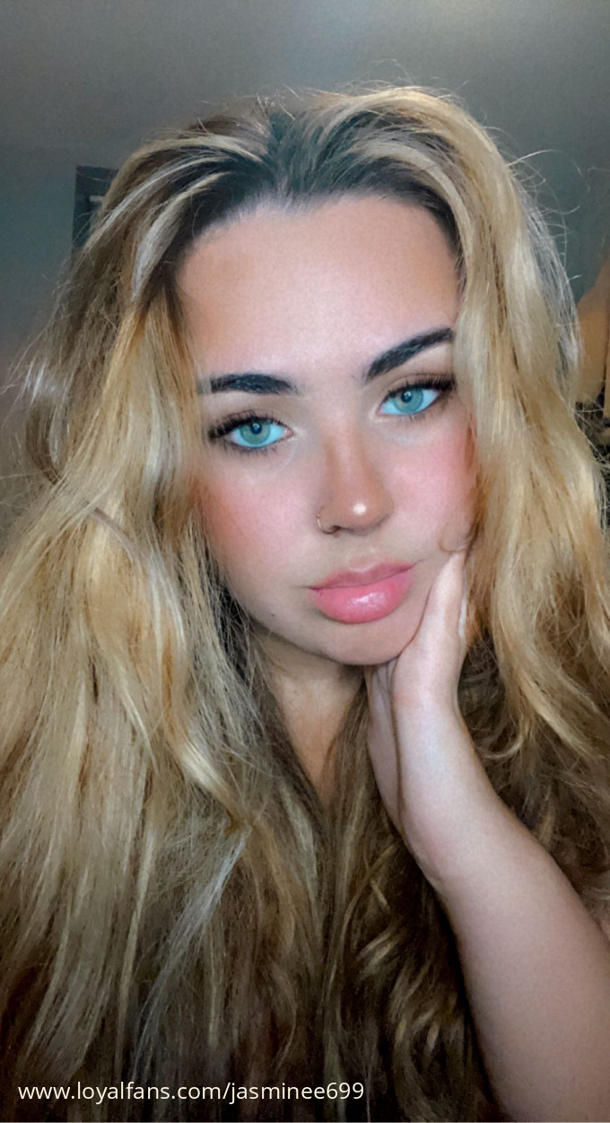 👑 - Jasminee699 Official Photos www.Loyalfans