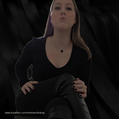 Femdom Mistress Lindsay  avatar
