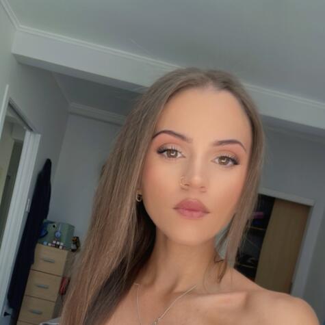 CristinaBeaut28 avatar