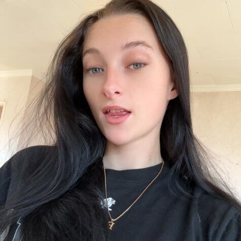 ur fav brat xo’s Official Social Fan Page LoyalFans