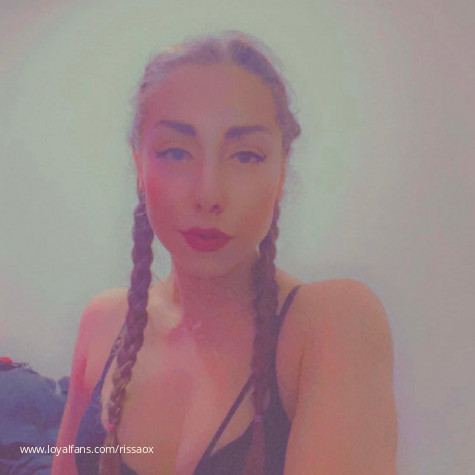 Bratty Blue Iris avatar