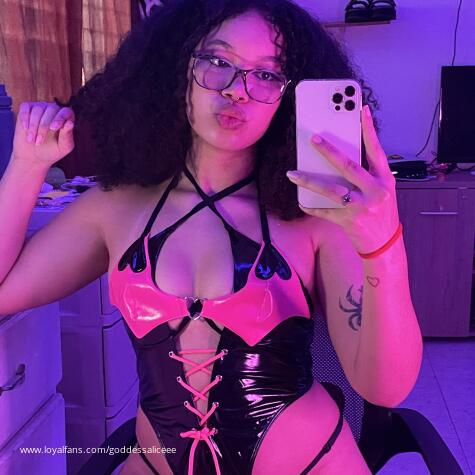 Findom latina goddess  avatar