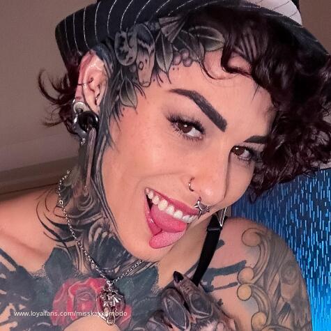 Miss Kay Komodo avatar