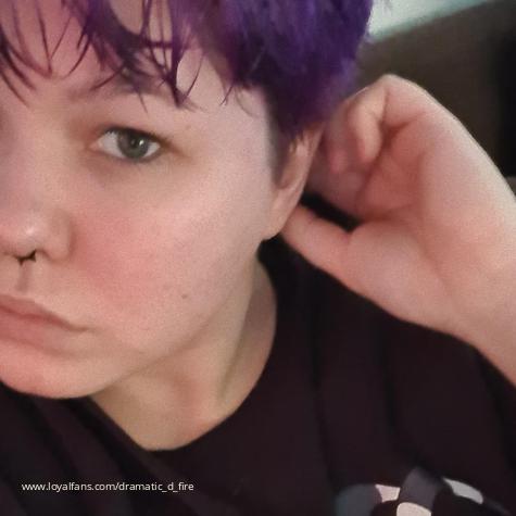 Dramatic dumpster fire avatar