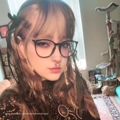 MaxxxineMidnite avatar