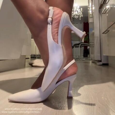 SoftGoldenToes avatar