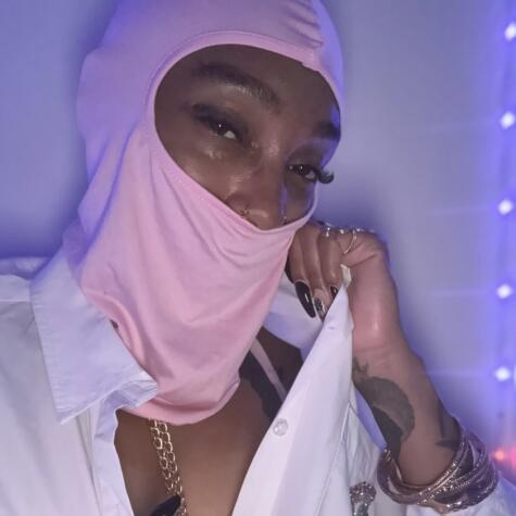 Goldyn Foxx🦊 avatar