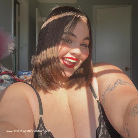 TayTay020 avatar
