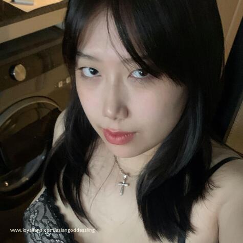 you want the unblurred version? - Findom Goddess Ling Official Photos