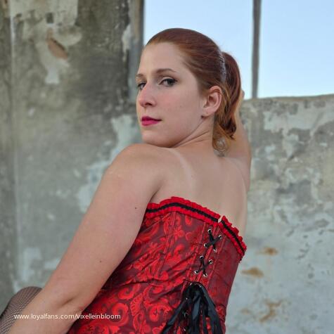 VixelleInBloom avatar