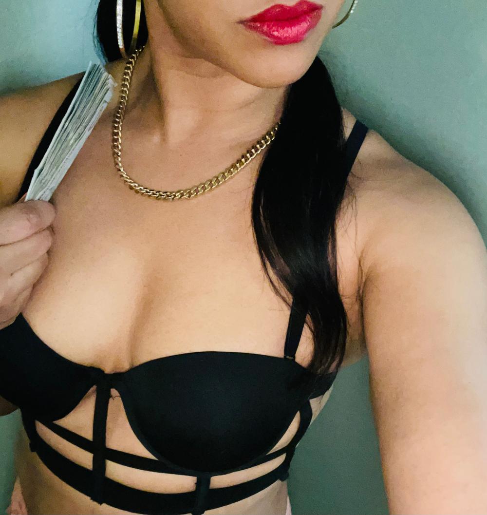 GODDESS Akira Lee Findom Femdom’s Official Social Fan Page LoyalFans
