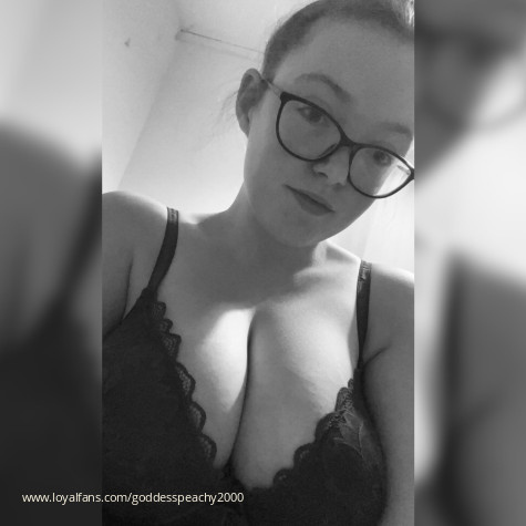 Goddess Peachy’s Official Social Fan Page | LoyalFans