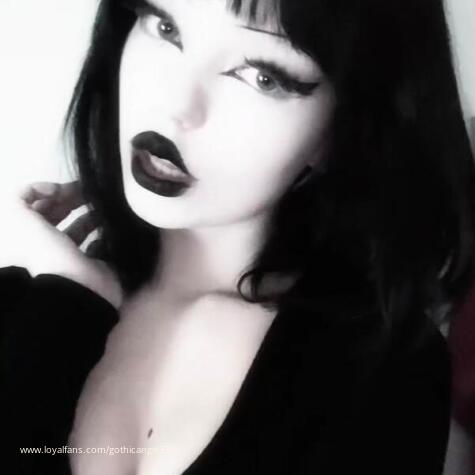 Vampiress Satu avatar