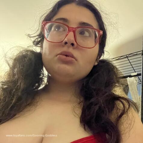 Gooning Goddess avatar