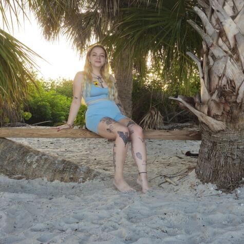 YummyBlondieBabe avatar