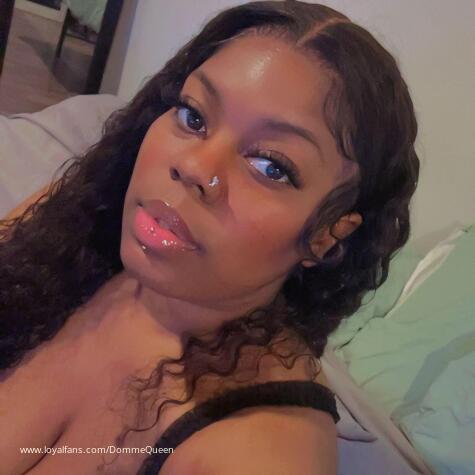 DommeQueen avatar