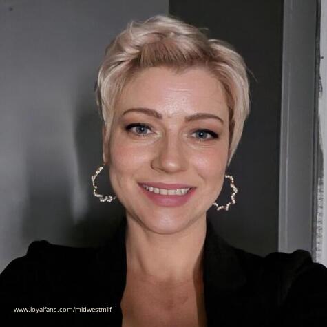 Midwest Milf avatar