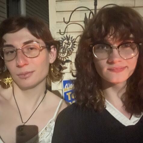 Lesbian_Vixens avatar