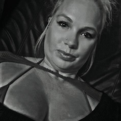 Deedeemarie02 avatar