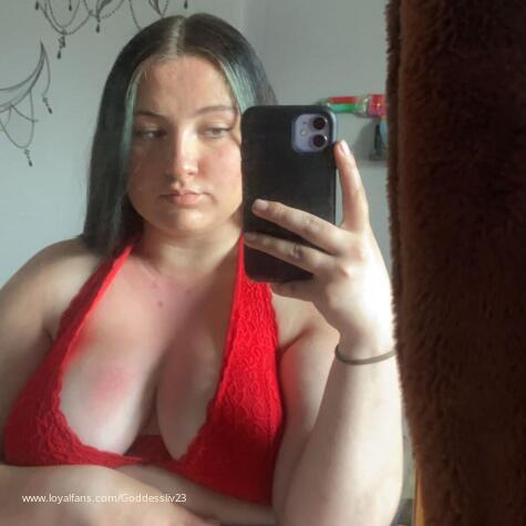 Goddessmoll23 avatar