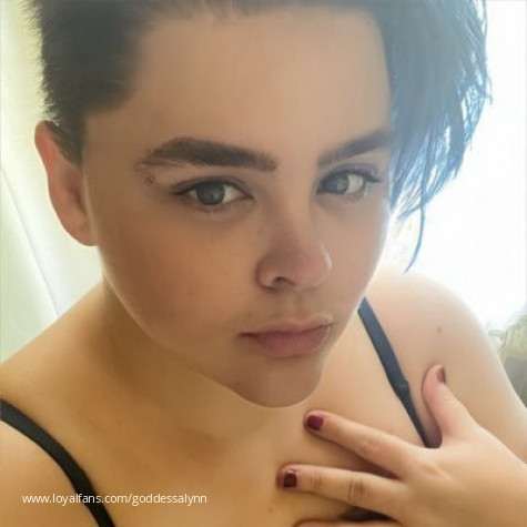 Queen Lynn's Official Social Fan Page | LoyalFans