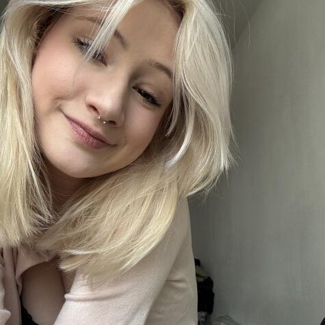 xGoddessEveline avatar