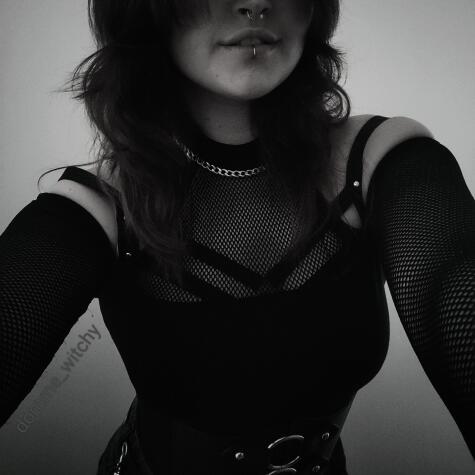 domme_witchy avatar